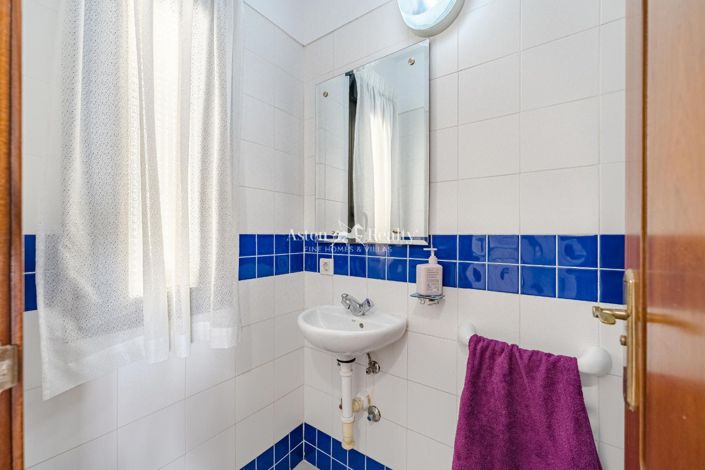 Image No.19-3 Bed House for sale