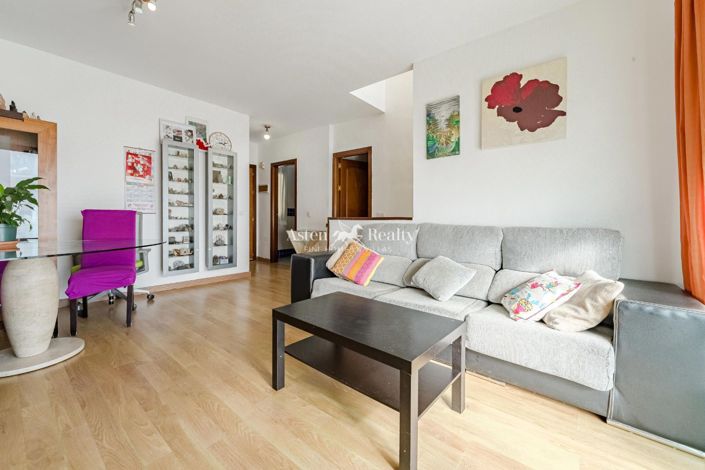 Image No.3-3 Bed House for sale