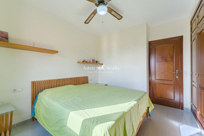 Image No.8-3 Bed House for sale