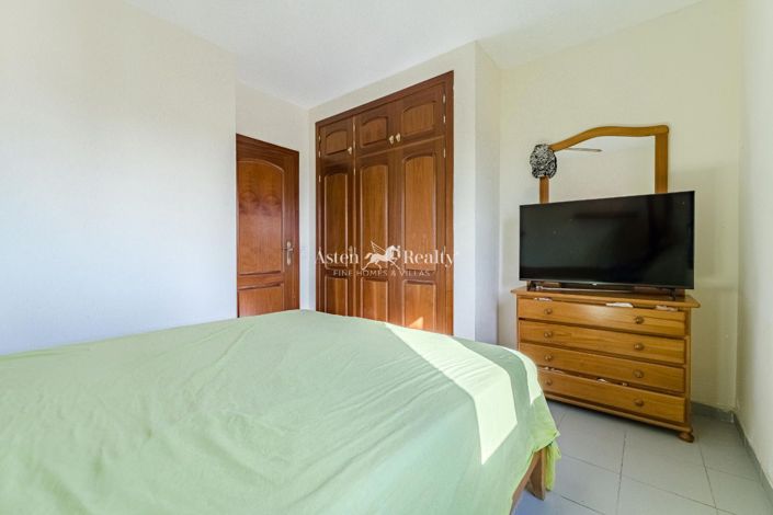 Image No.9-3 Bed House for sale