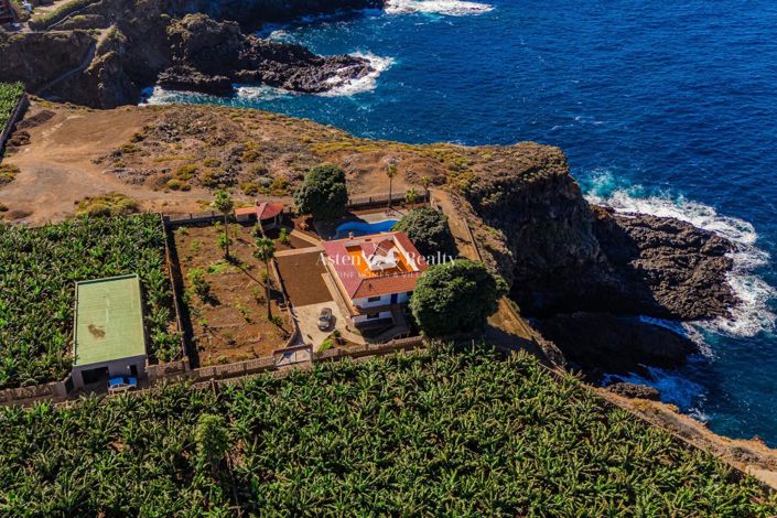 Image No.1-6 Bed Villa for sale