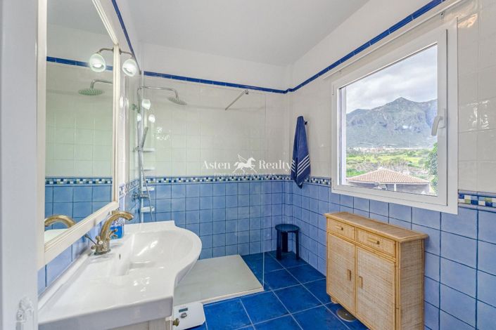 Image No.39-6 Bed Villa for sale