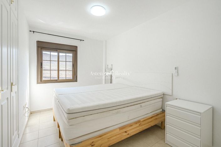 Image No.10-4 Bed House for sale