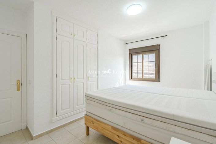 Image No.11-4 Bed House for sale