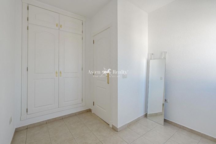 Image No.13-4 Bed House for sale