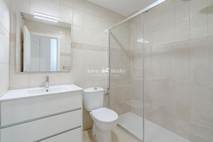 Image No.18-4 Bed House for sale