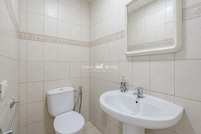 Image No.22-4 Bed House for sale