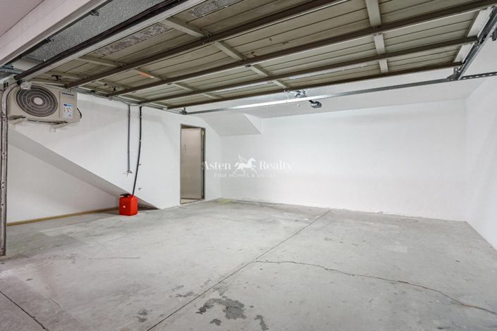 Image No.24-4 Bed House for sale