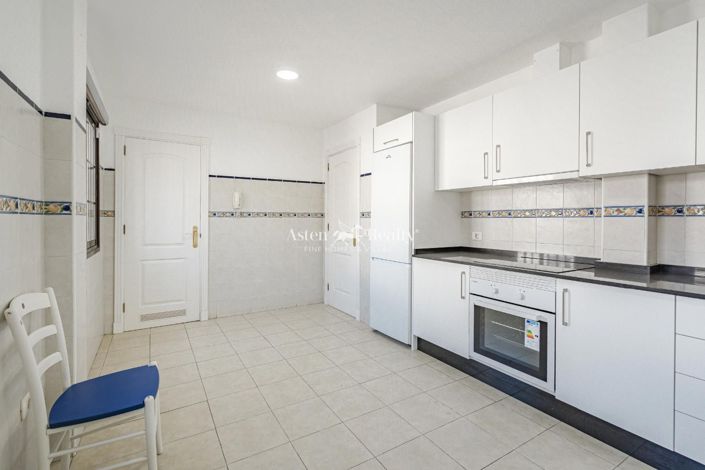 Image No.7-4 Bed House for sale