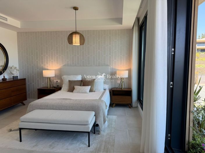 Image No.14-4 Bed House for sale