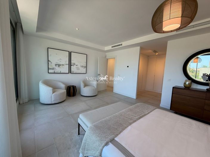 Image No.17-4 Bed House for sale