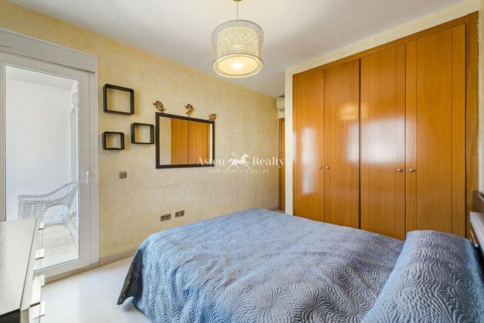 Image No.12-4 Bed House for sale