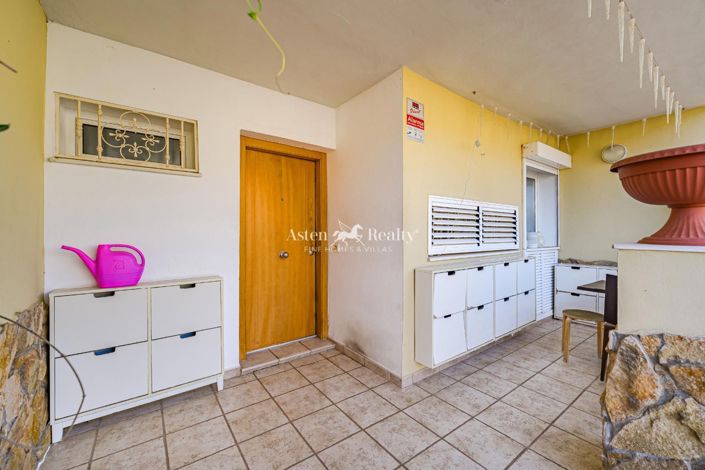 Image No.23-4 Bed House for sale