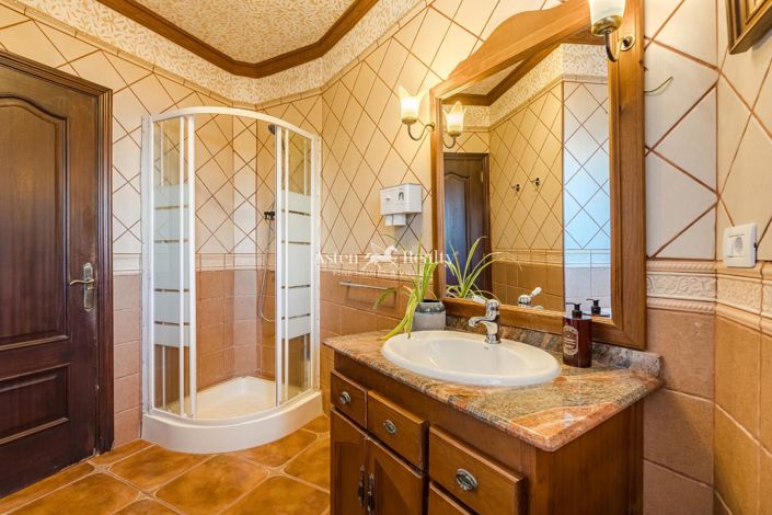 Image No.25-6 Bed Villa for sale