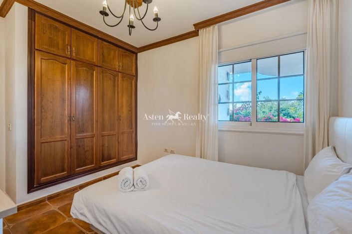 Image No.27-6 Bed Villa for sale