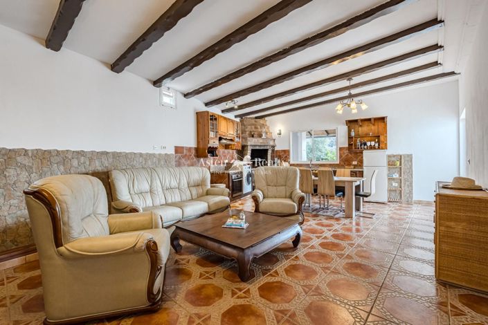 Image No.38-6 Bed Villa for sale