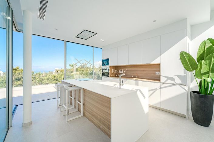 Image No.6-6 Bed Villa for sale