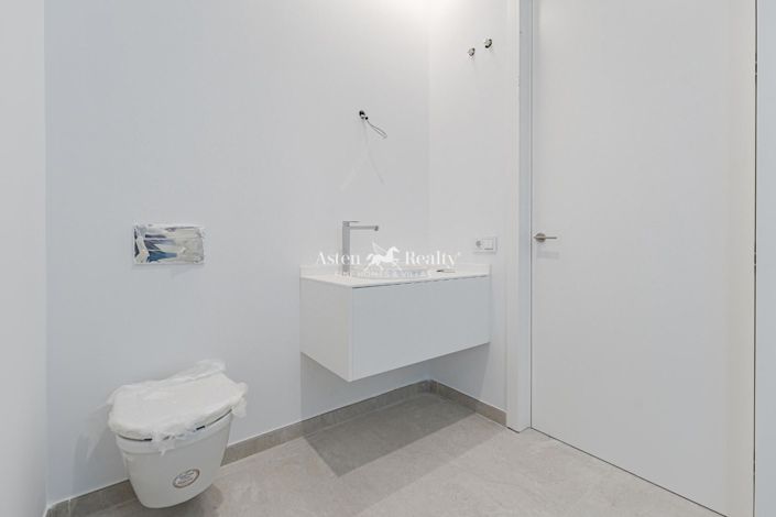 Image No.37-6 Bed Villa for sale