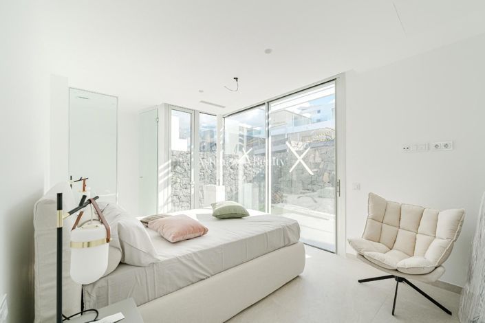 Image No.38-6 Bed Villa for sale