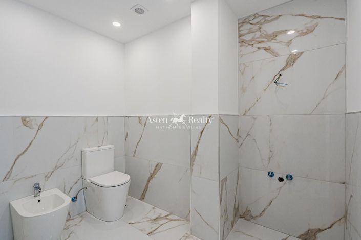 Image No.15-3 Bed Villa for sale