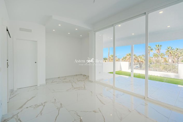 Image No.20-3 Bed Villa for sale