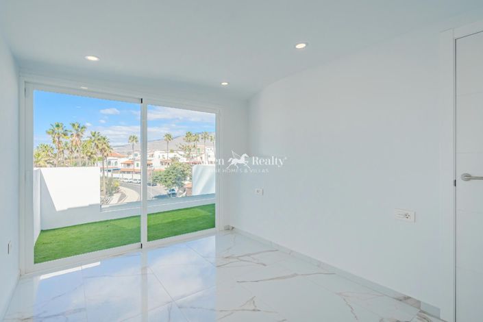 Image No.21-3 Bed Villa for sale