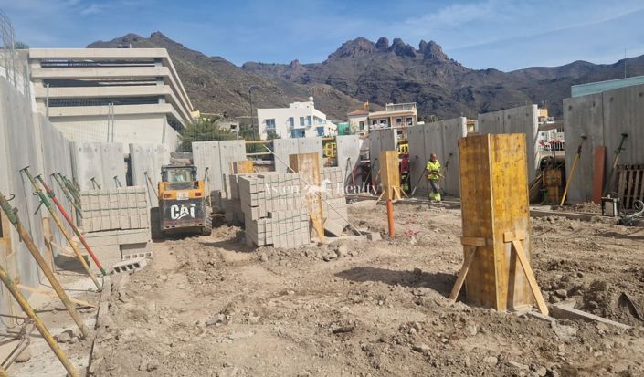 Image No.2-22 Bed Property for sale