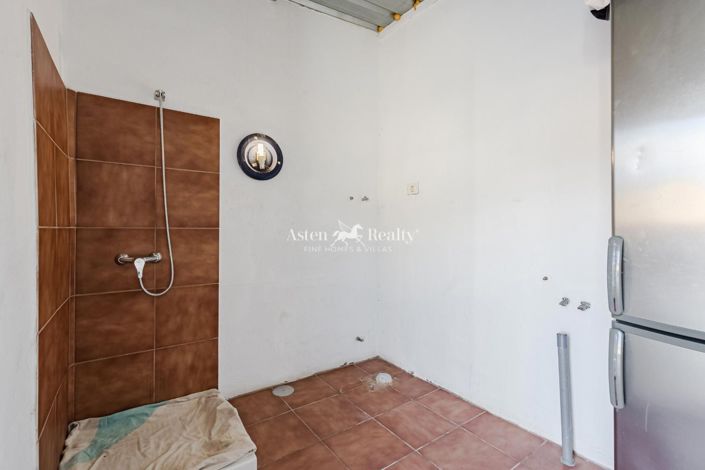 Image No.14-3 Bed House for sale