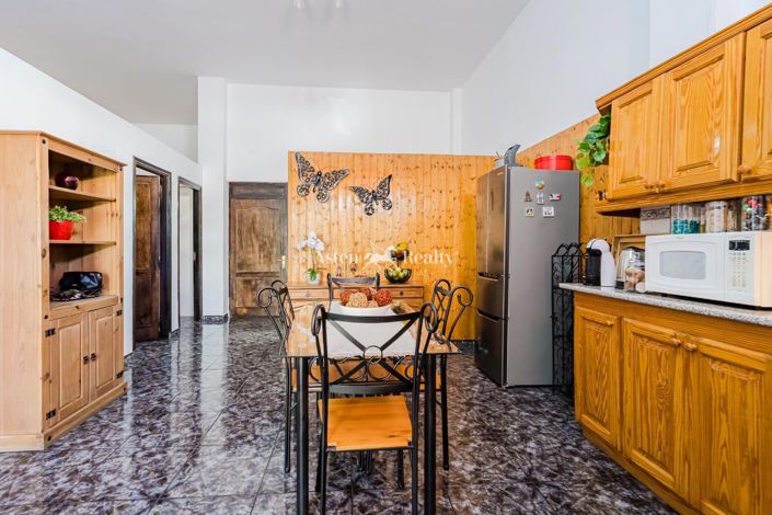 Image No.7-3 Bed House for sale