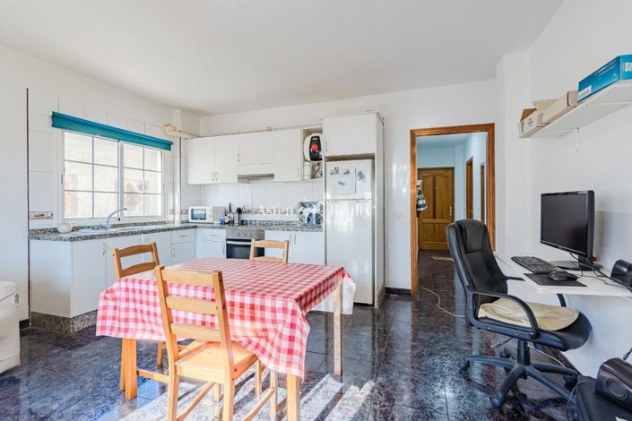 Image No.10-1 Bed Flat for sale