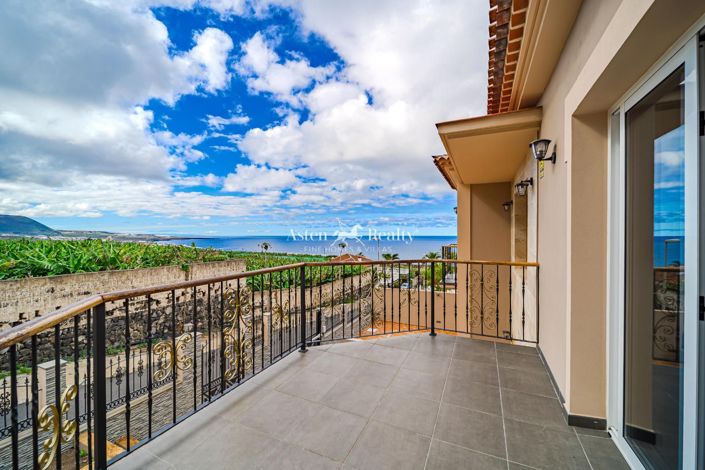 Image No.10-5 Bed Villa for sale