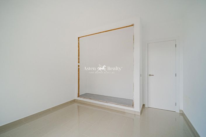 Image No.18-5 Bed Villa for sale