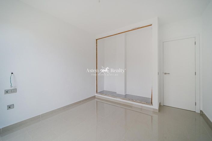 Image No.21-5 Bed Villa for sale