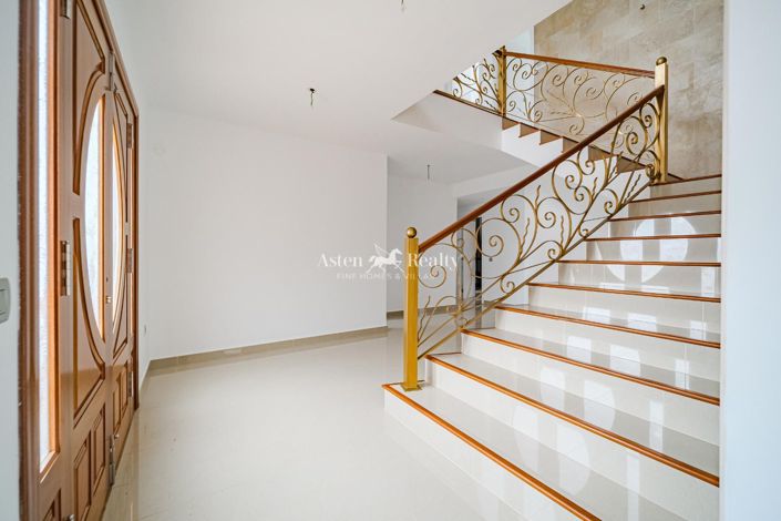 Image No.29-5 Bed Villa for sale