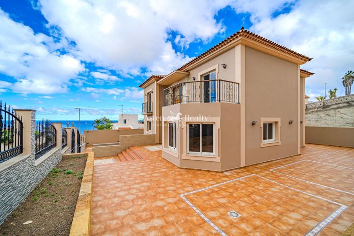 Image No.3-5 Bed Villa for sale