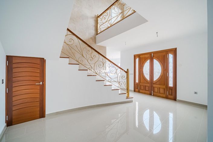 Image No.30-5 Bed Villa for sale