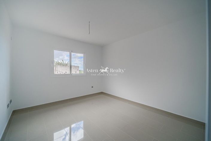 Image No.38-5 Bed Villa for sale