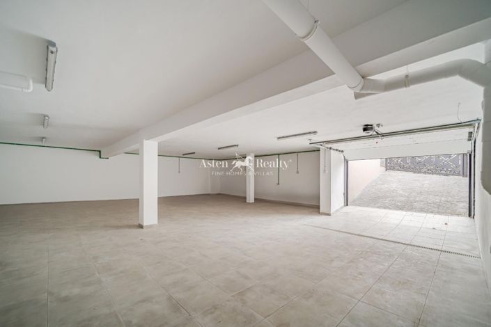 Image No.40-5 Bed Villa for sale