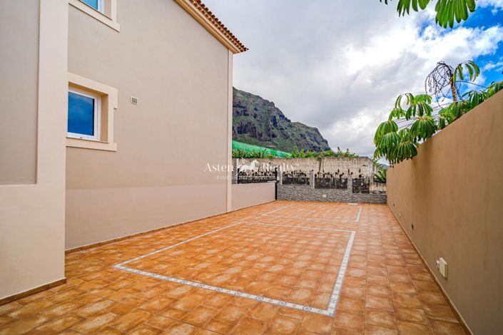 Image No.8-5 Bed Villa for sale