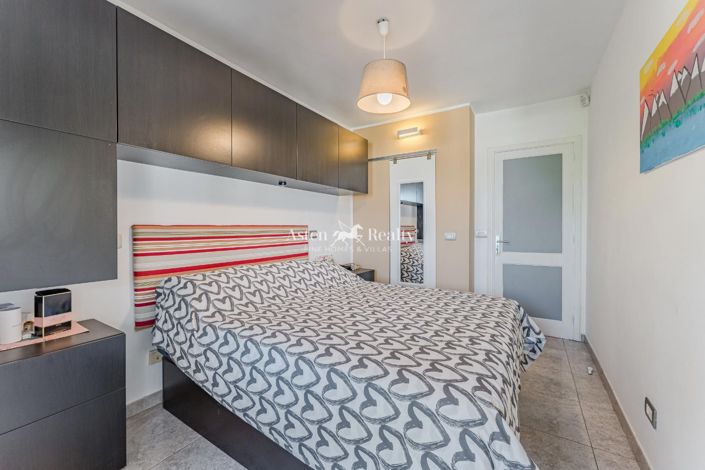 Image No.11-2 Bed House for sale