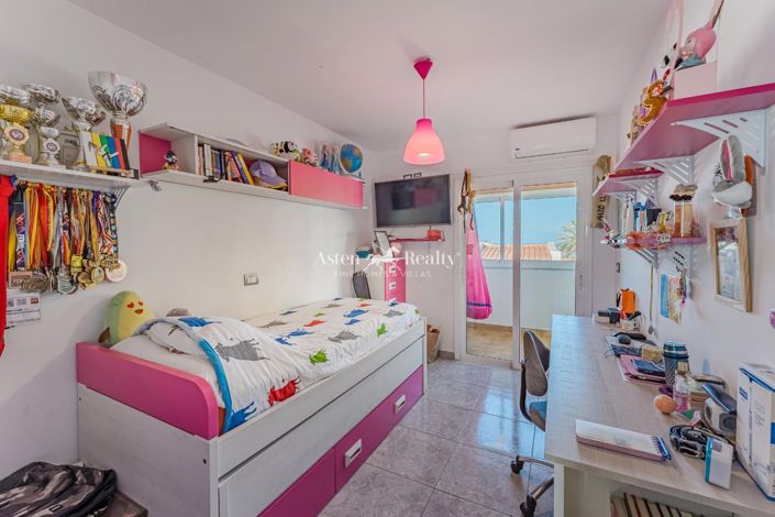 Image No.13-2 Bed House for sale