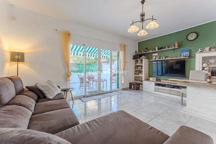 Image No.5-2 Bed House for sale