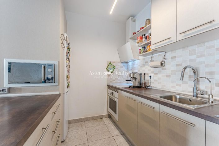 Image No.9-2 Bed House for sale