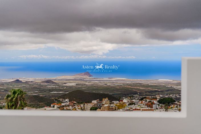 Image No.19-5 Bed House for sale