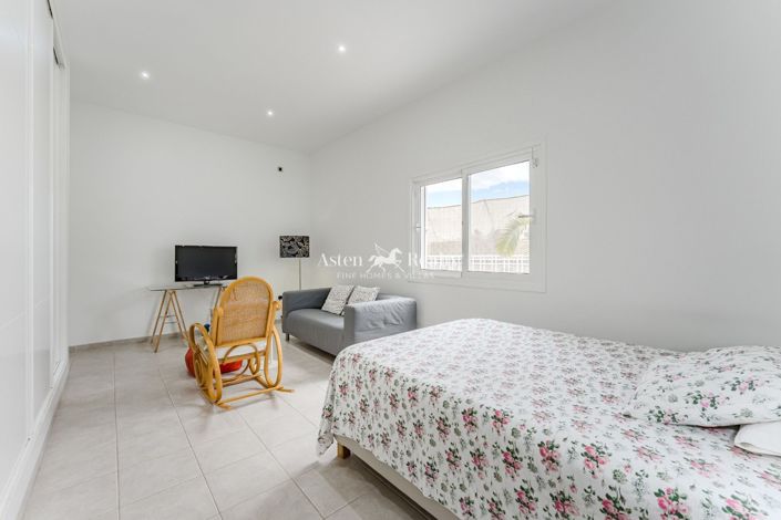 Image No.19-5 Bed Villa for sale