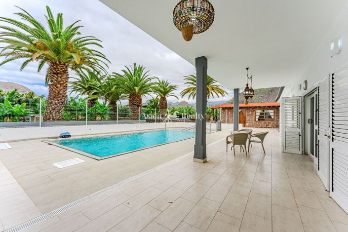 Image No.6-5 Bed Villa for sale