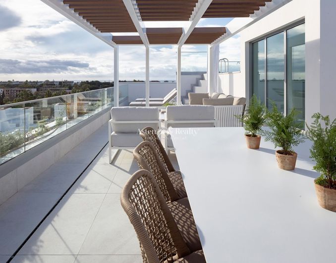 Image No.1-3 Bed Penthouse for sale