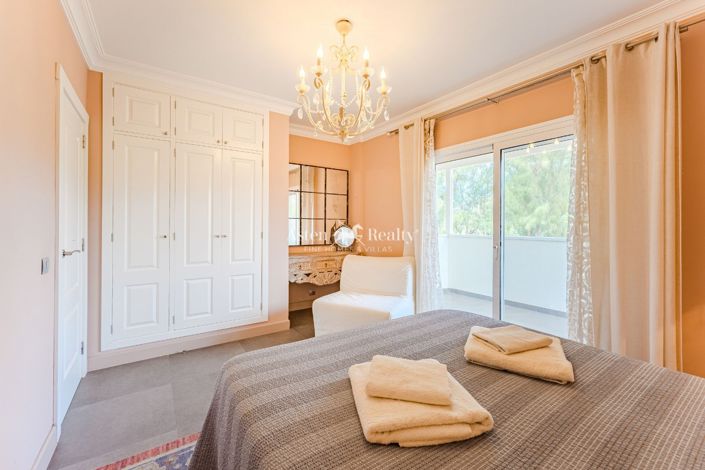 Image No.9-4 Bed Villa for sale