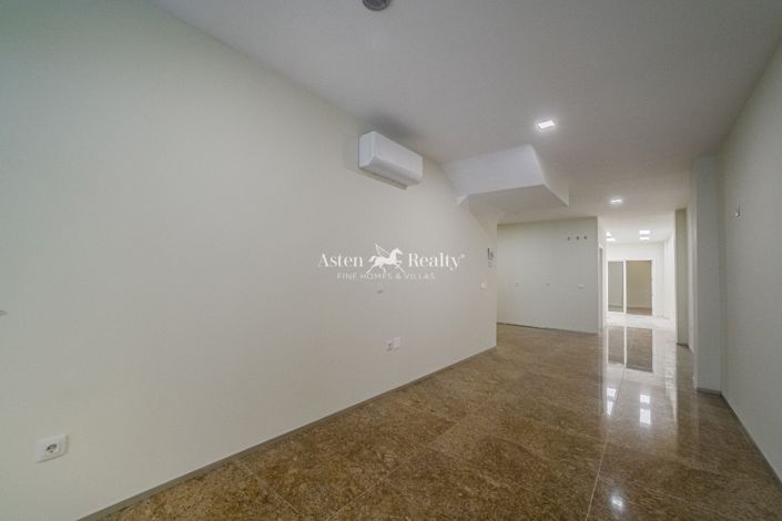 Image No.4-2 Bed Flat for sale