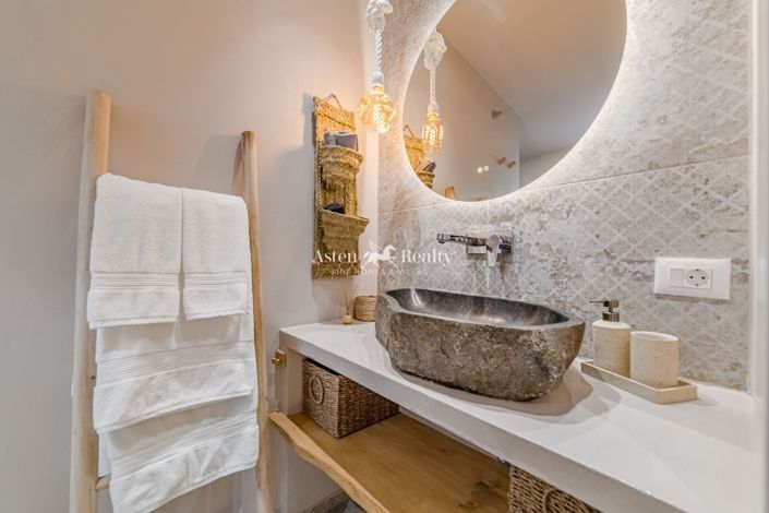 Image No.46-5 Bed Villa for sale